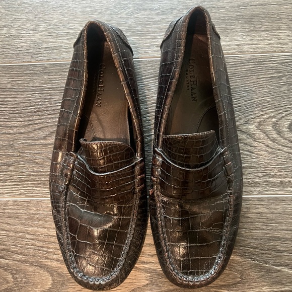 Cole Haan Men's Dark Brown Croc-Embossed Loafers - Picture 1 of 3